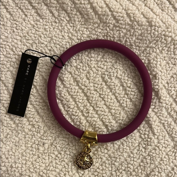 NEW Marc by Marc Jacobs Plum Purple Silicone Bracelet with Gold-tone Charm - Picture 1 of 9